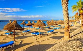 Centrally Located Apartment Close To The Ocean.
